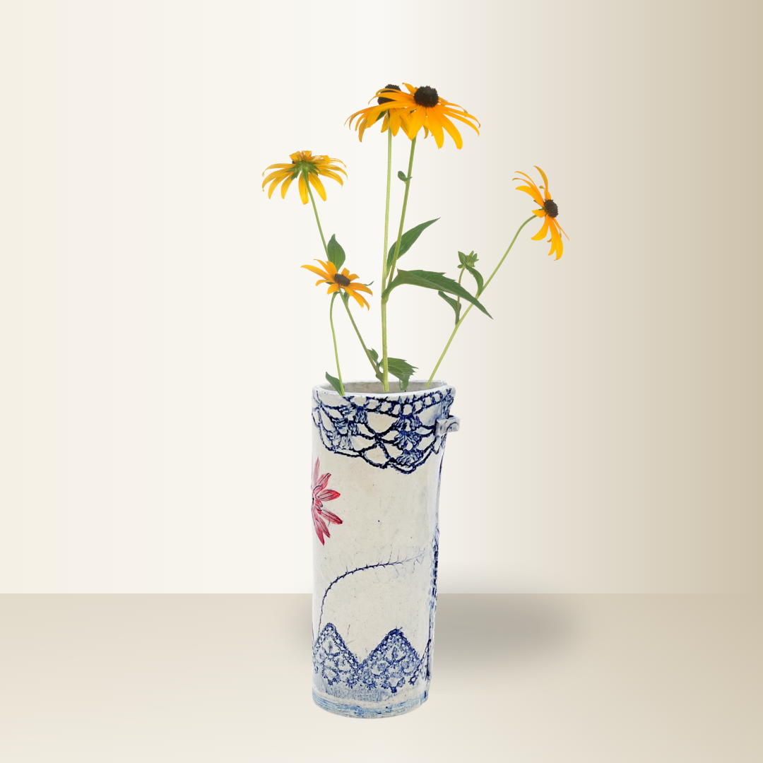 small flower vase - blue (2).png