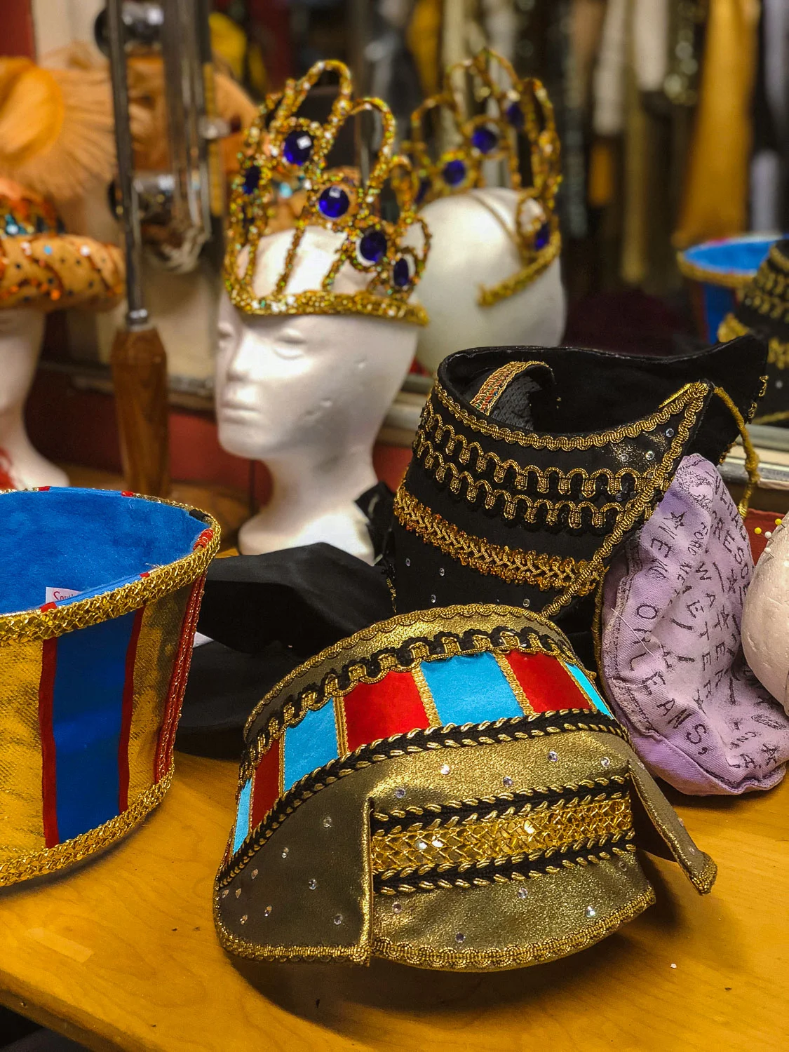 Costumes at The Southern Costume Company. Travel photography and guide by © Natasha Lequepeys for "And Then I Met Yoko". #neworleans #nola #travelguide #photoblog #travelblog #travelphotography #travelitinerary #fujifilm #usa #visitnola #weekendgetaway #travel #neworleans3dayitinerary #costumes #halloween #costumeshop #halloweencostume #costumerental #costumenola #nolahalloween