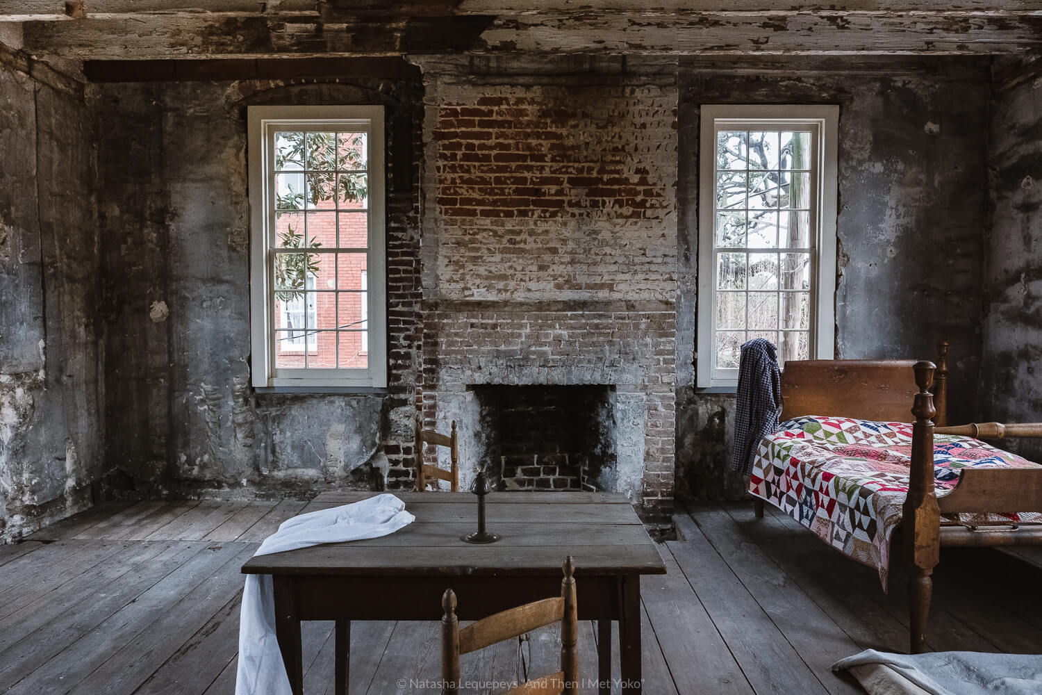 Bedroom inside the slave quarters of the Thomas-Owens house. Travel photography and guide by © Natasha Lequepeys for "And Then I Met Yoko". #savannah #usa #travelguide #travelblog