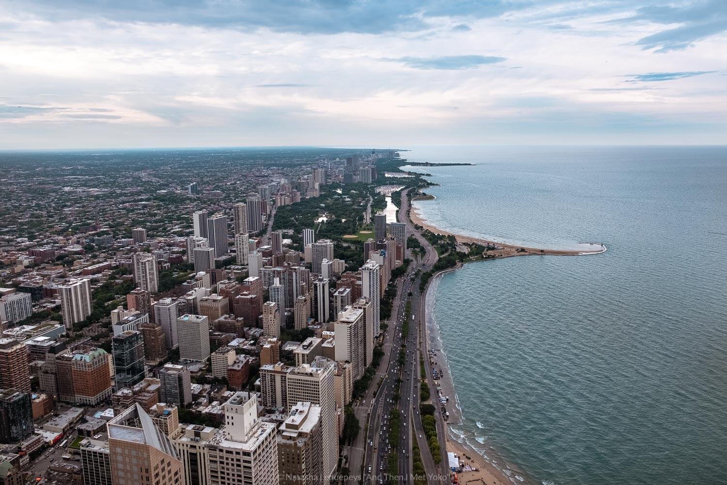 Views from 360 Chicago Observation Deck, Chicago, USA. Travel photography and guide by © Natasha Lequepeys for "And Then I Met Yoko". #chicago #usa #travelblog #travelphotography