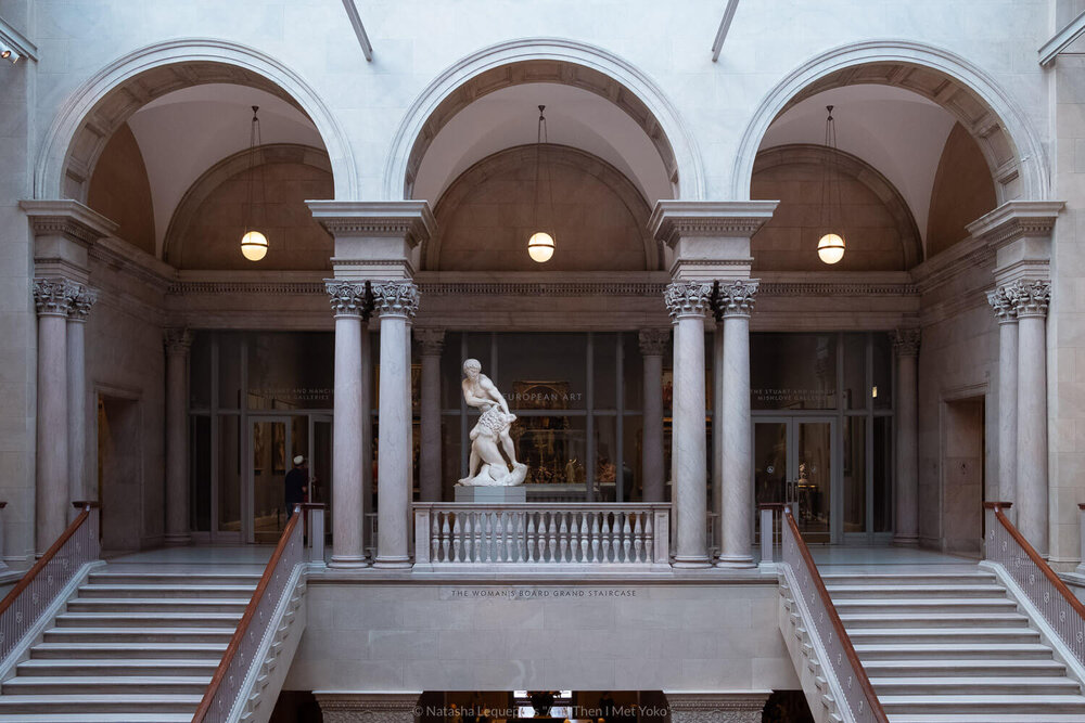 Inside the Art Institute of Chicago, USA. Travel photography and guide by © Natasha Lequepeys for "And Then I Met Yoko". #chicago #usa #travelblog #travelphotography