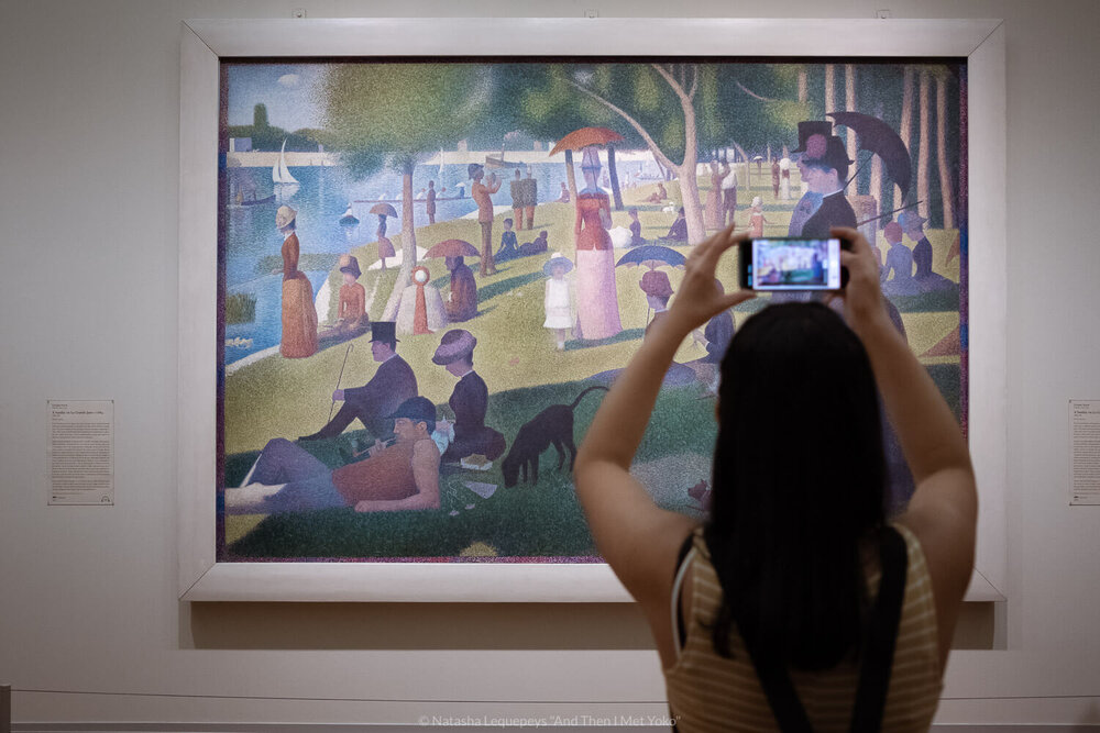 A Sunday on La Grande Jatte at the Art Institute of Chicago, USA. Travel photography and guide by © Natasha Lequepeys for "And Then I Met Yoko". #chicago #usa #travelblog #travelphotography