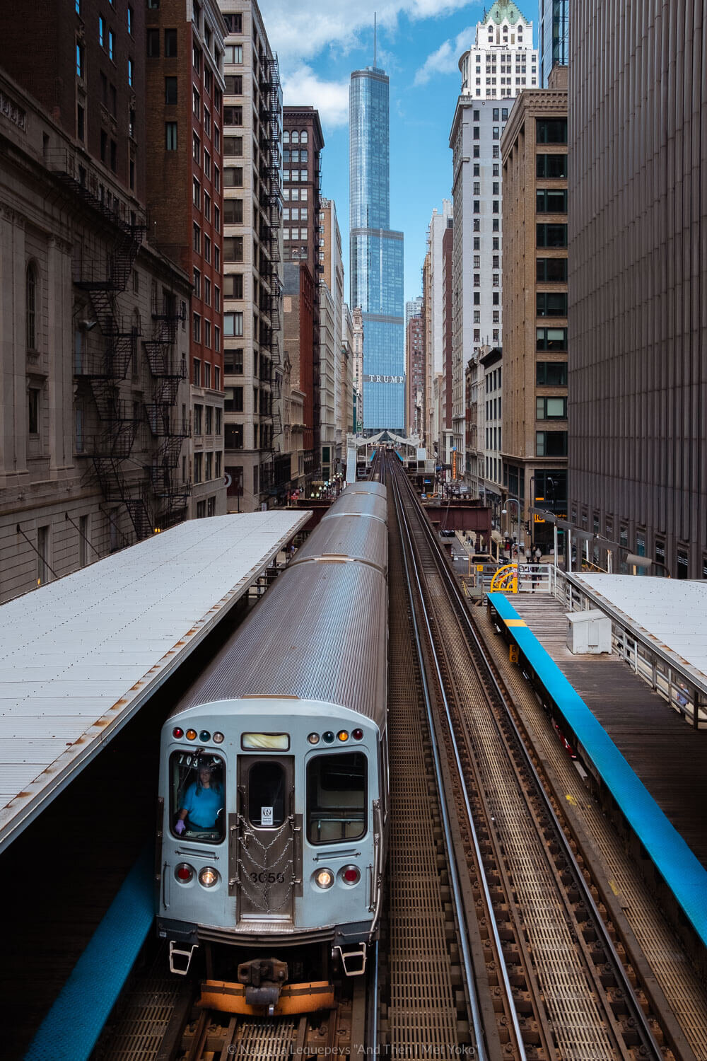CTA trains, Chicago, USA. Travel photography and guide by © Natasha Lequepeys for "And Then I Met Yoko". #chicago #usa #travelblog #travelphotography