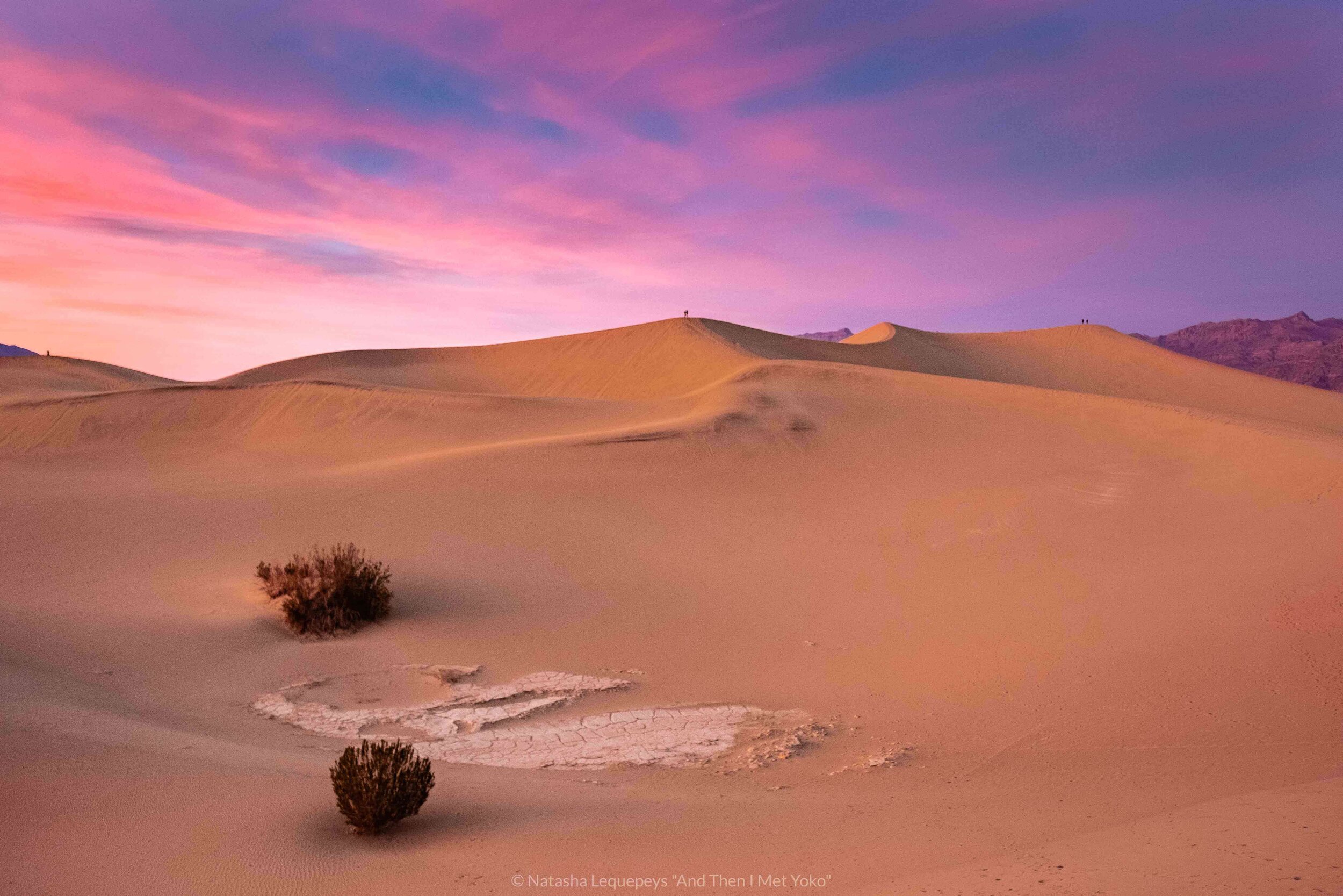 Sunset at Mesquite Flat Sand Dunes - Death Valley, California. Travel photography and guide by © Natasha Lequepeys for "And Then I Met Yoko". #deathvalley #nationalpark #travelblog #travelphotography