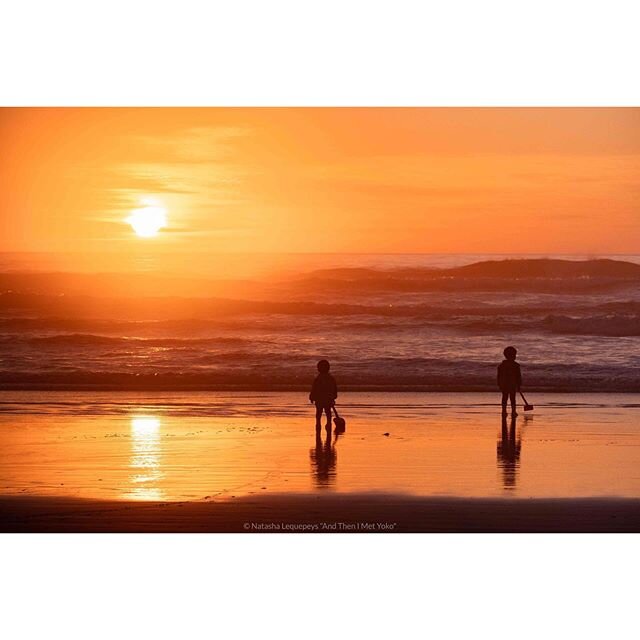 A glorious orange sky on Cannon Beach in Oregon. These two kiddos were busy with their shovels... maybe searching for buried treasure?
