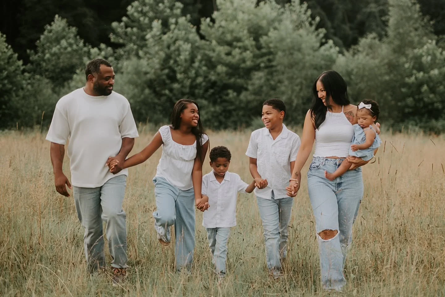 It's about that time! 

Fall is right around the corner and everyone knows what that means!

Family Portraits! 

Do not wait to book! 

Www.iron-lace.com
Jessica@iron-lace.com 
Text: 931-771-6037