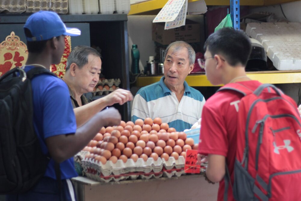 First community observation and interview - single-use plastic in a wet market 