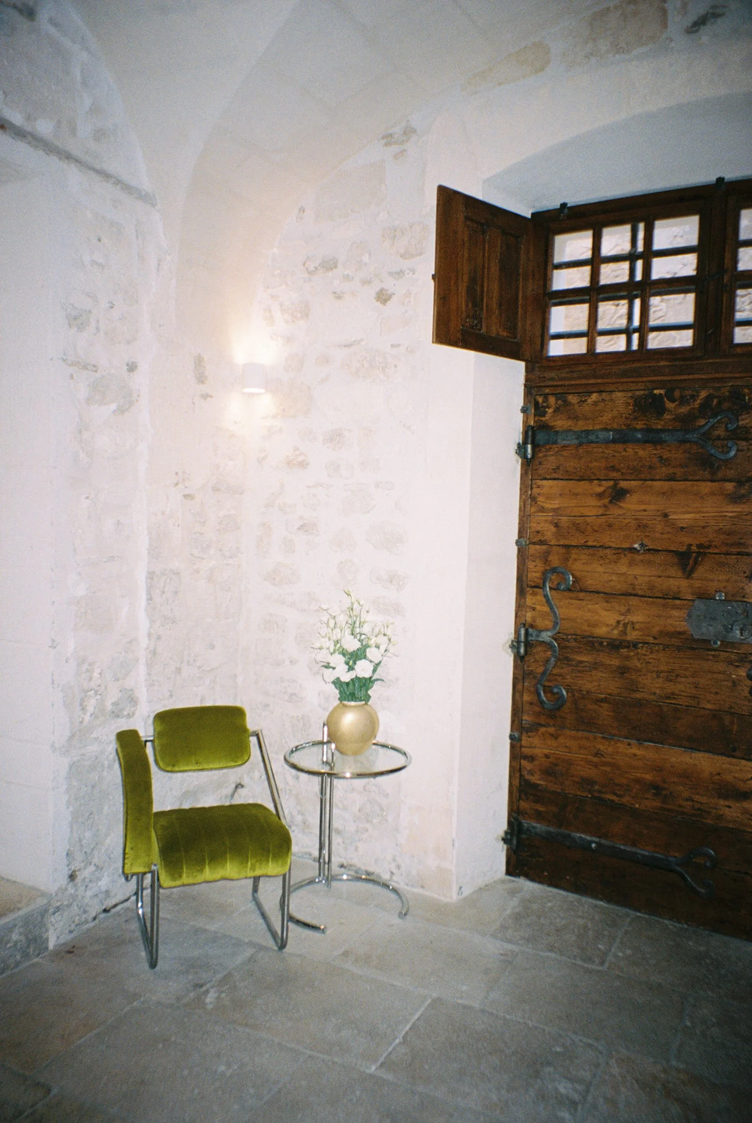 MARYPEFFER_HOTELTOURRELL_FRANCE_3_PHOTOGRAPH.JPG