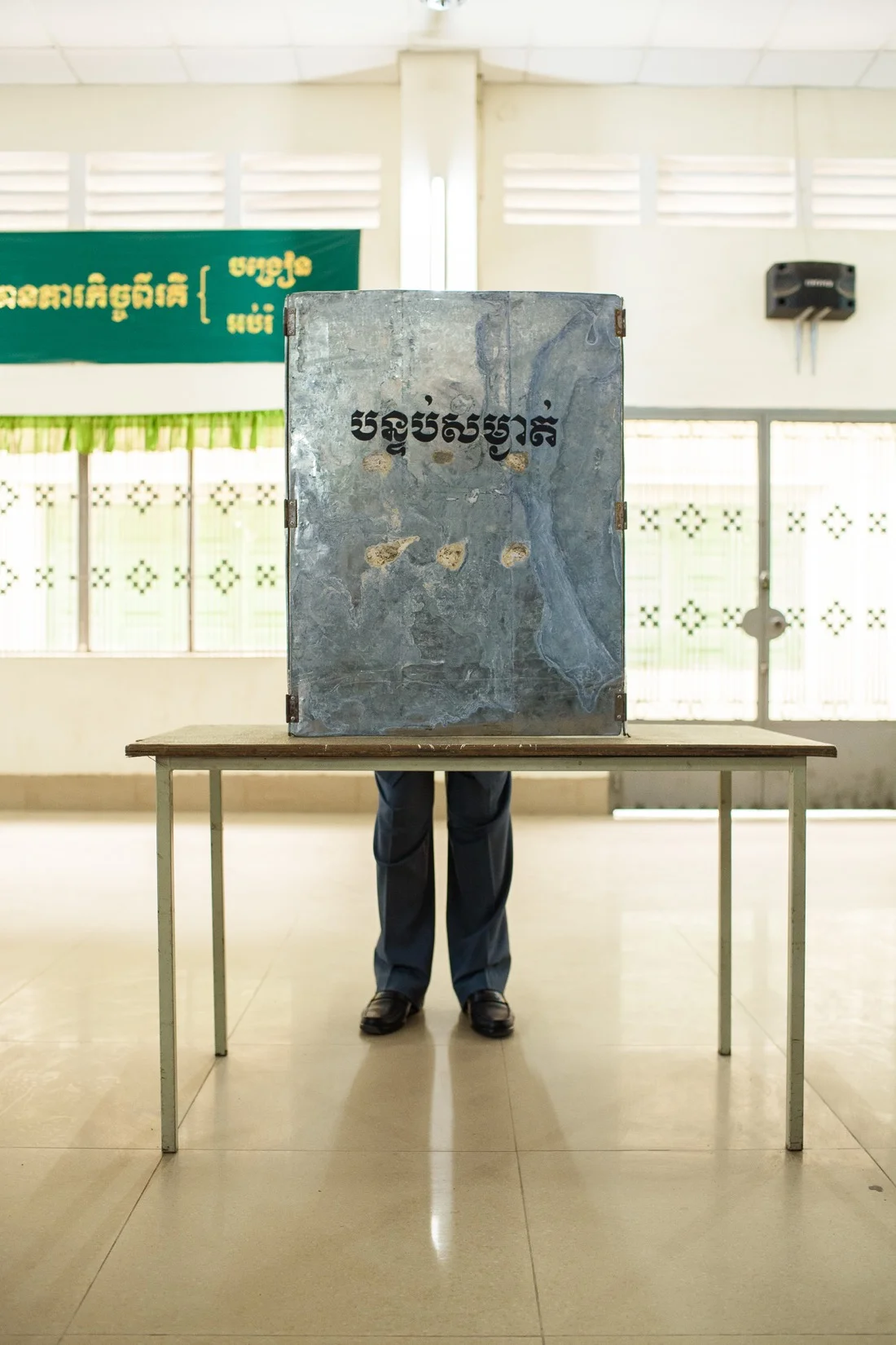 Cambodian Prime Minister Hun Sen casts his ballot