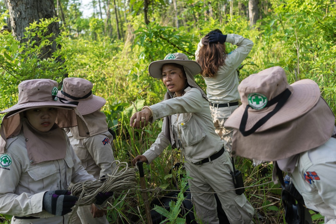NPA's female UXO clearing team