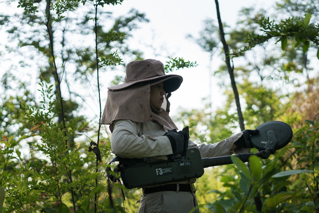 NPA's female UXO clearing team