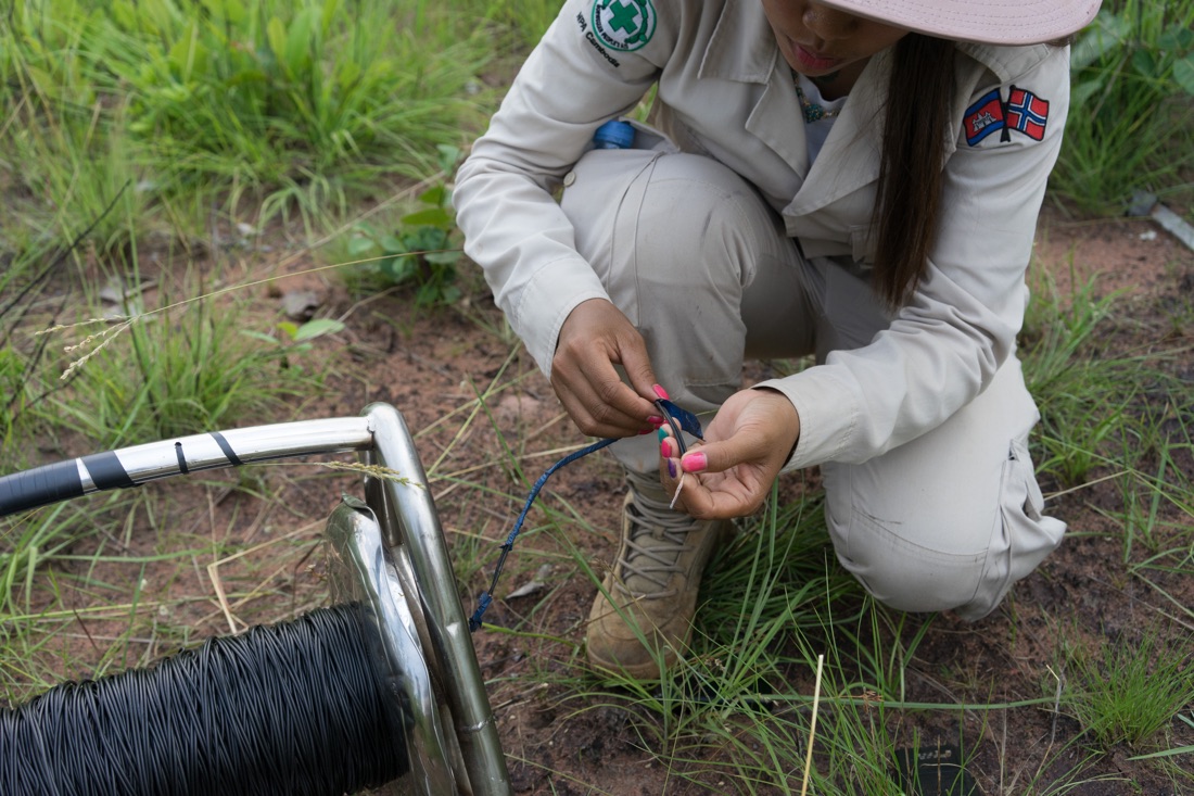 NPA's female UXO clearing team