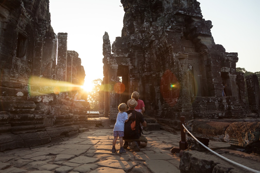  March 31, 2014 - Siem Reap. Tourists visit the Bayon Temple. © Thomas Cristofoletti / Ruom 