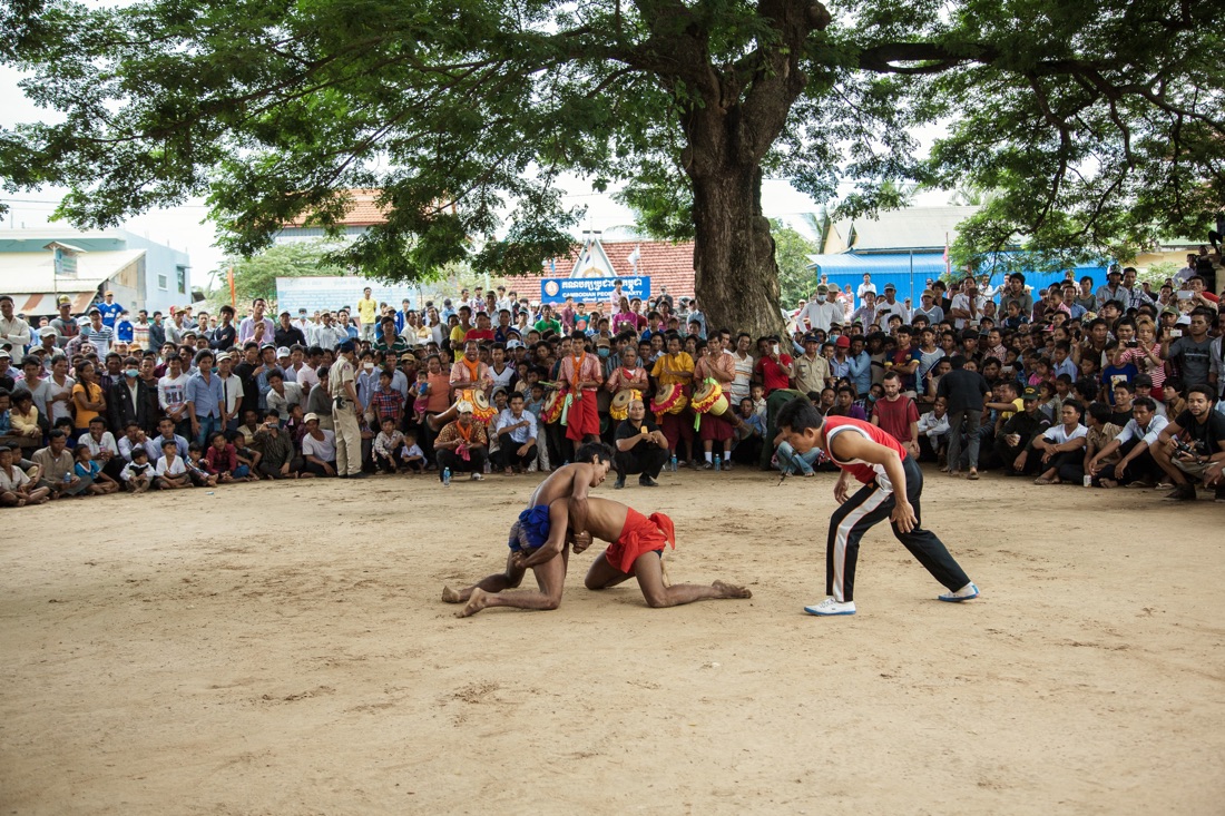 Pchum Ben festival’s buffalo race