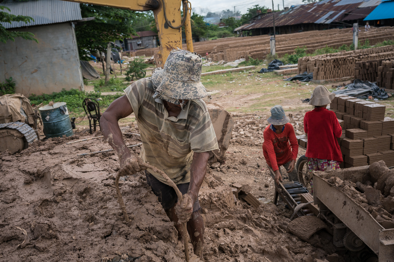 Blood Bricks - Untold Stories of Modern Slavery and Climate Chan