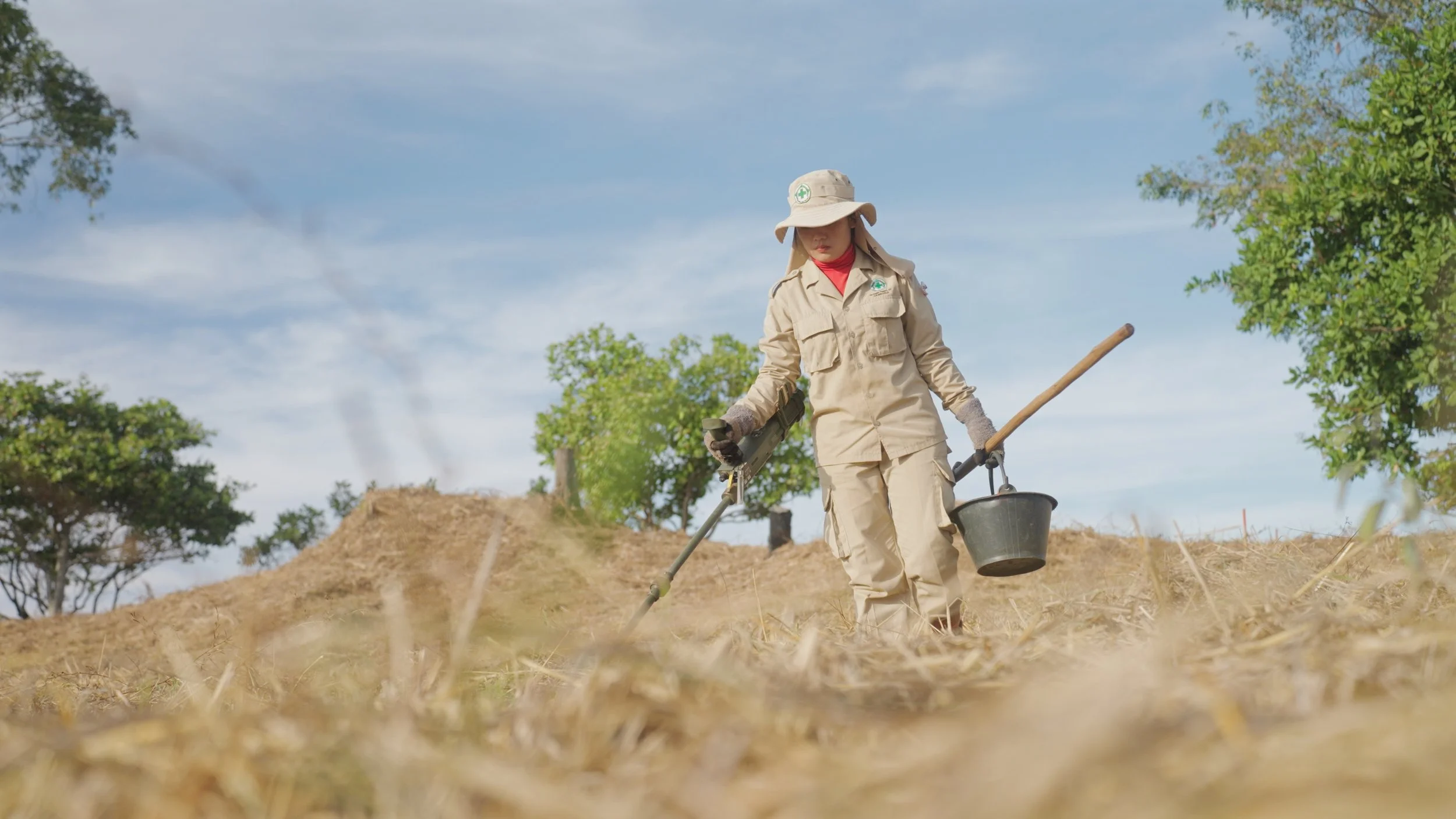 VOA_UXO_Deminers_Cambodia16.jpg