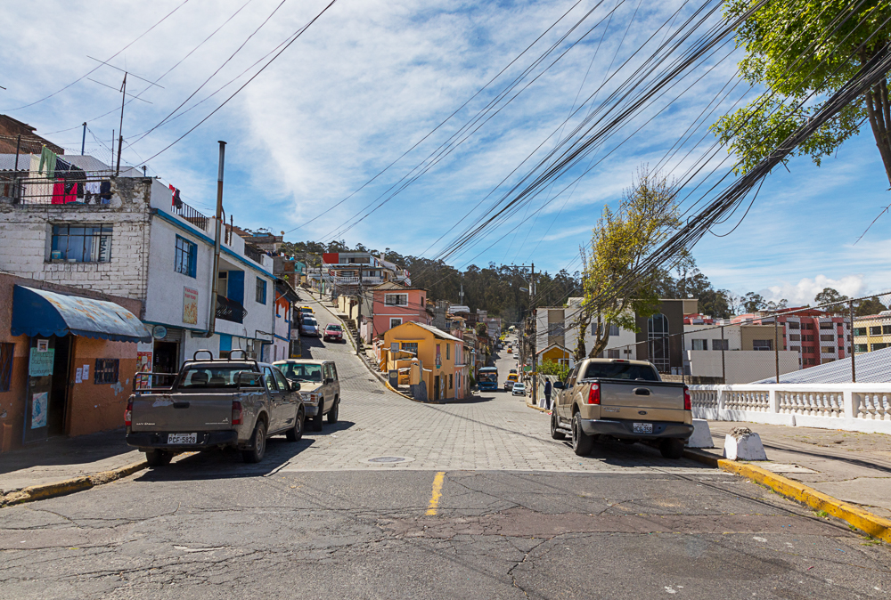 MiddleOfTheRoadGuapulo.jpg