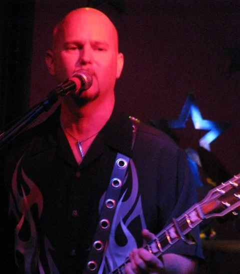 LIVE MUSIC: Ian Eric   