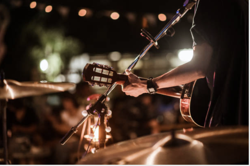 LIVE MUSIC: Casey Ryan 