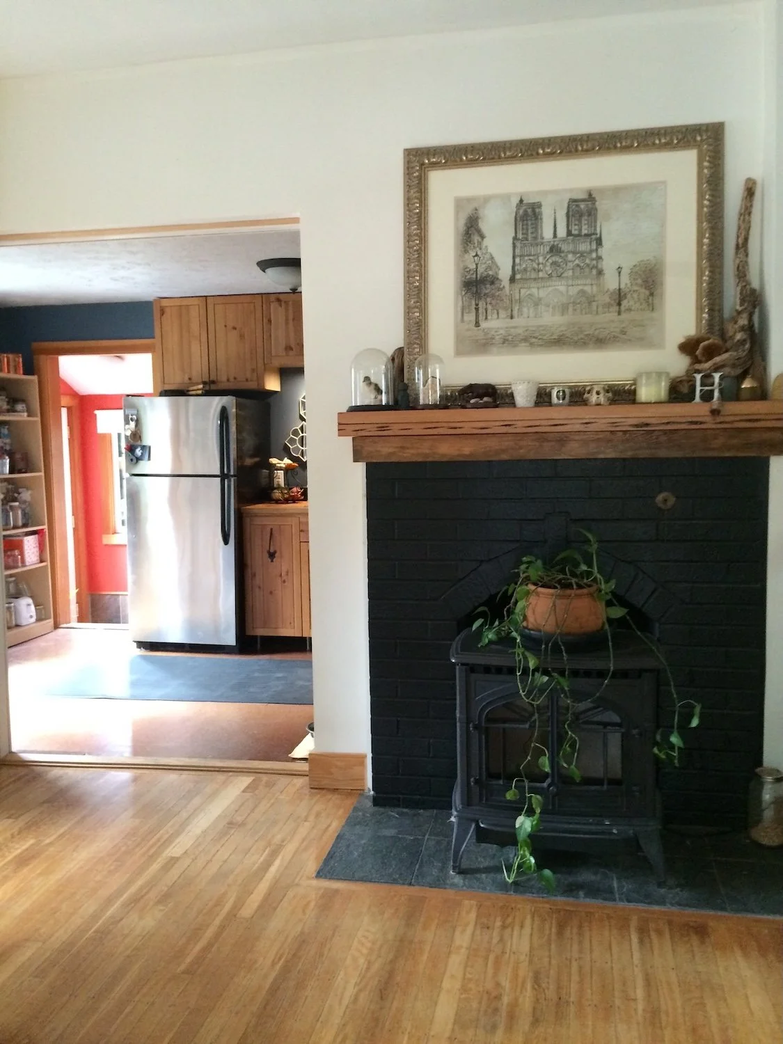 Calm, functional living space shown alongside a client testimonial about home organizing.
