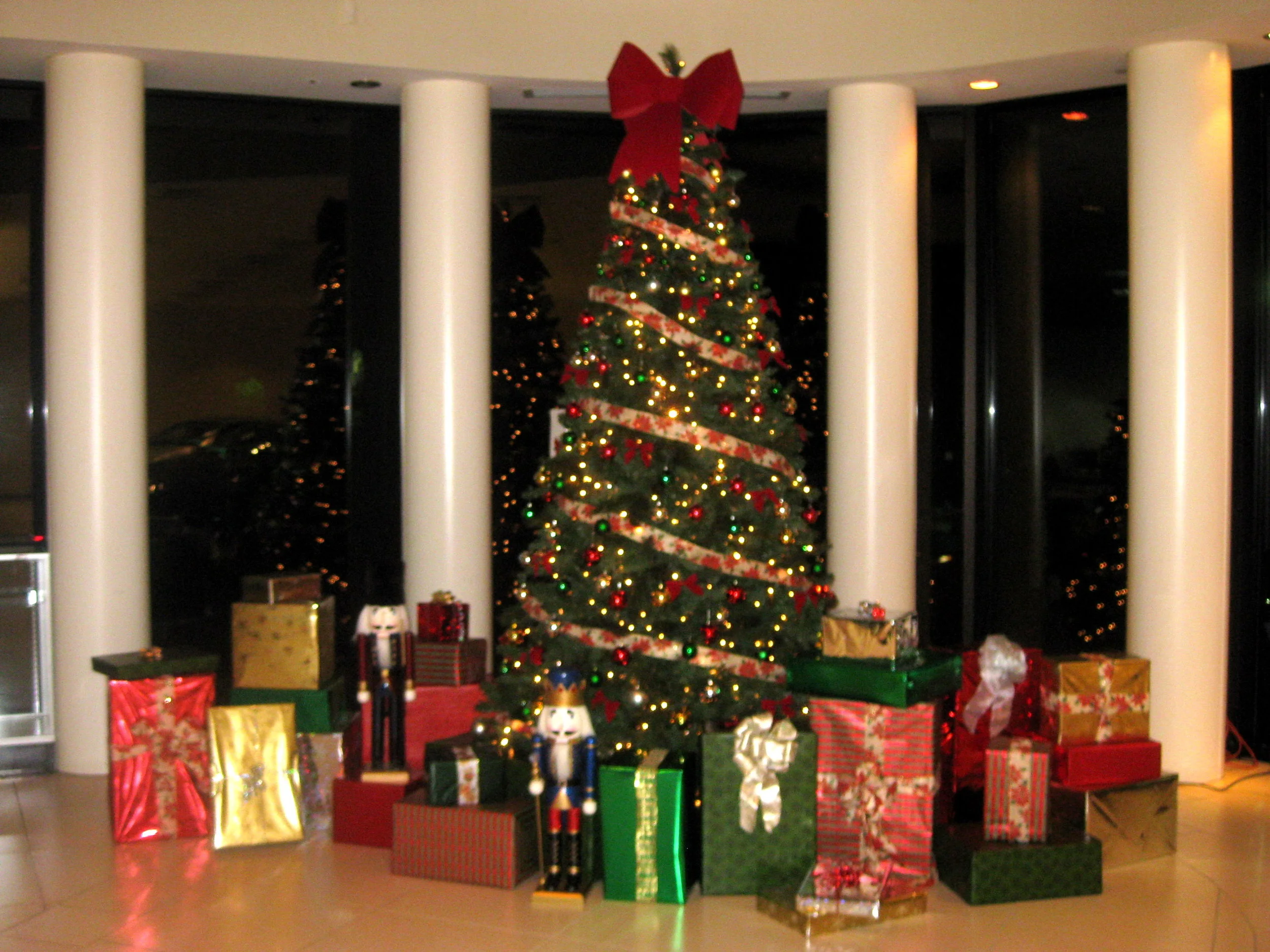 Seasonal Set Up Gallery