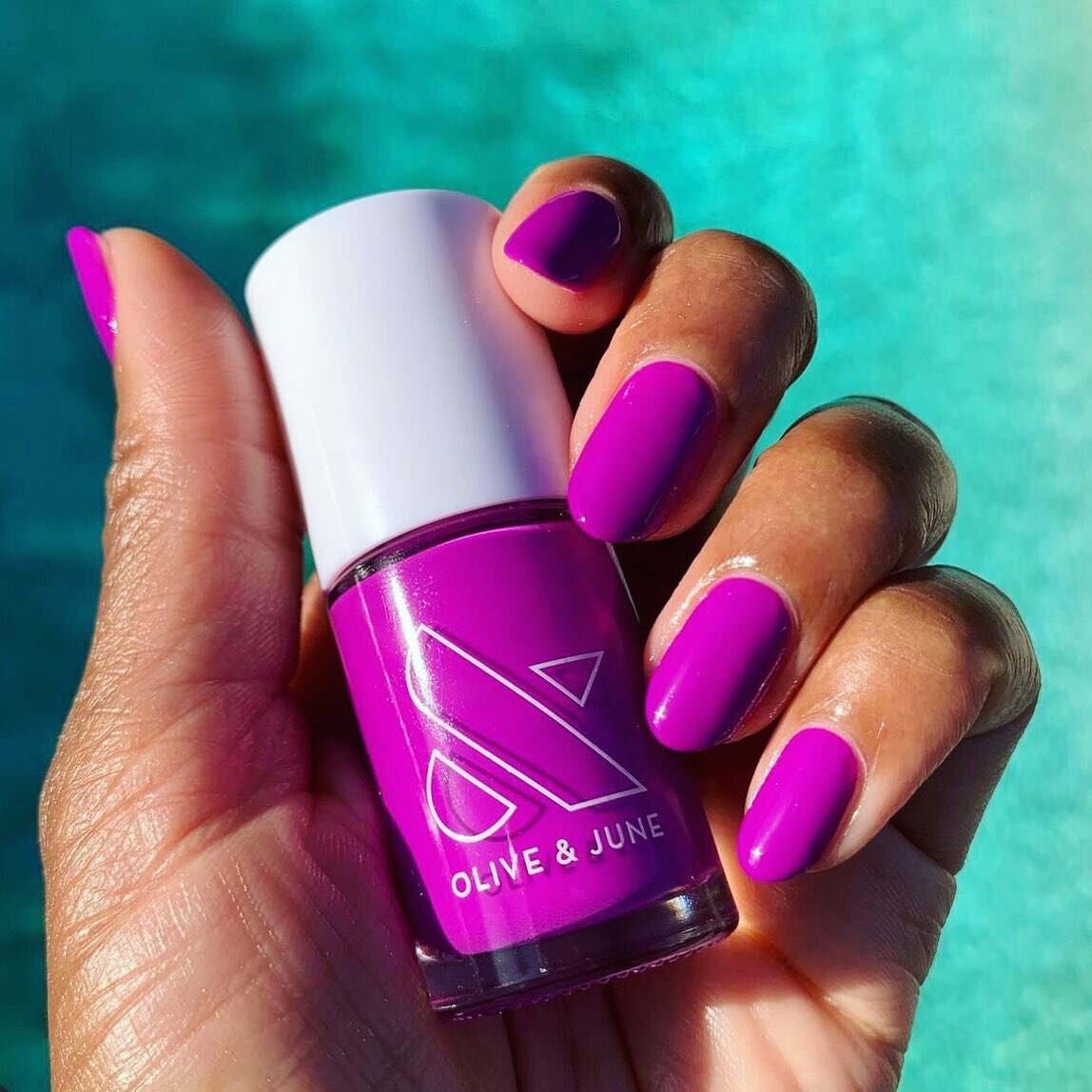 Are You A Nudie Or Color Lover On Your Nails 💅🏿?
⠀⠀⠀⠀⠀⠀⠀⠀⠀
☀️Summer☀️ Is Almost Here And We Love Seeing All Nail Trends From IG To TikTok. 
There Is Just Something About Freshly Manicured Nails That Adds A Little Pep In Our Step. 
⠀⠀⠀⠀⠀⠀⠀⠀⠀
However