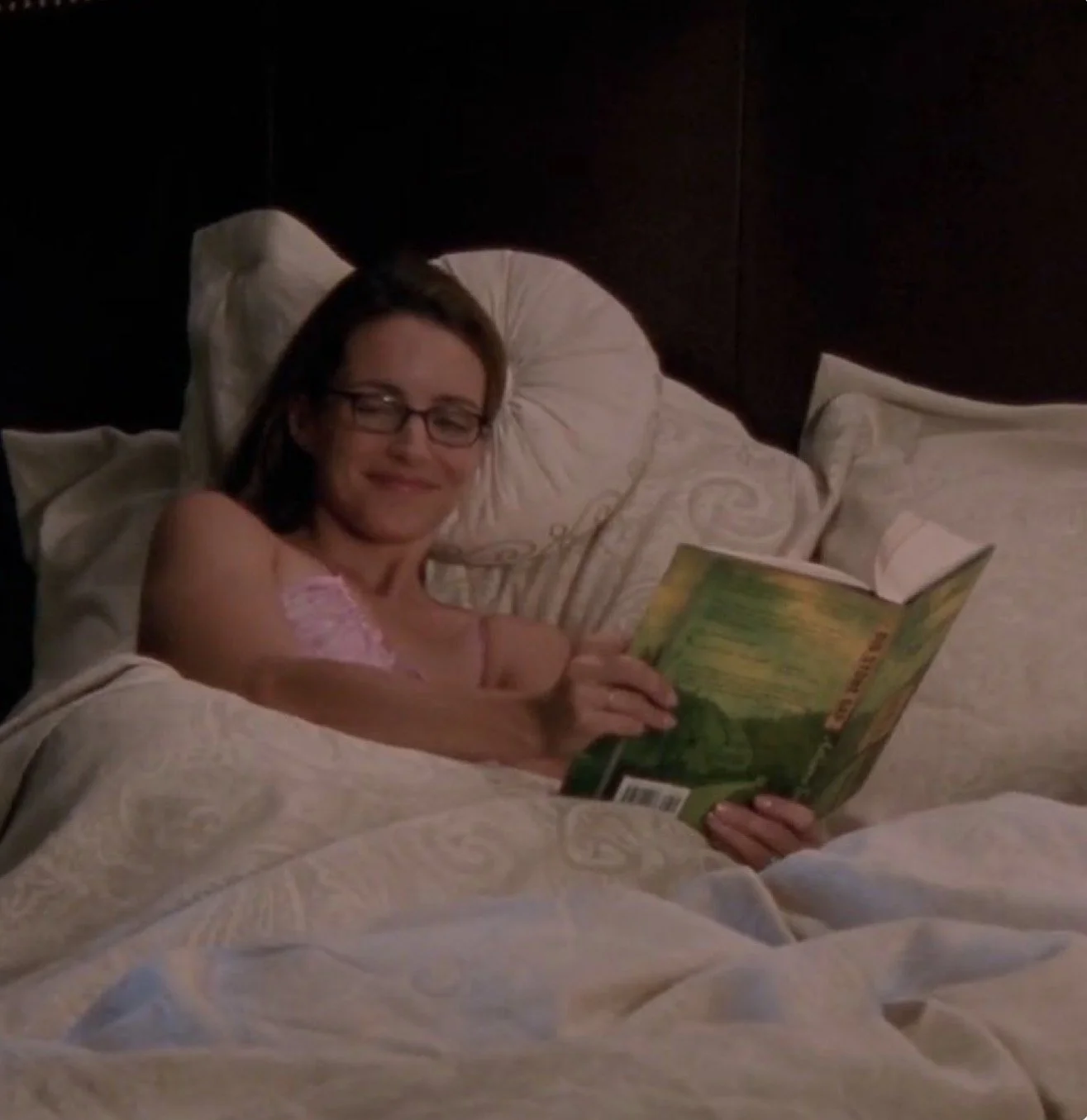 What EGL’s Beauty Editor Actually Does Every Night for Glowing Skin, Hair, and Better Sleep