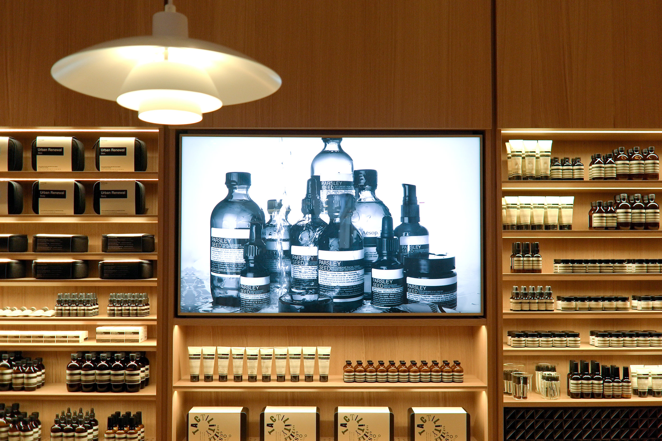 Aesop_galleria_03.jpg