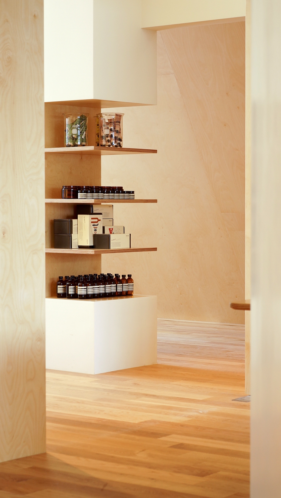 Aesop_office_04.jpg