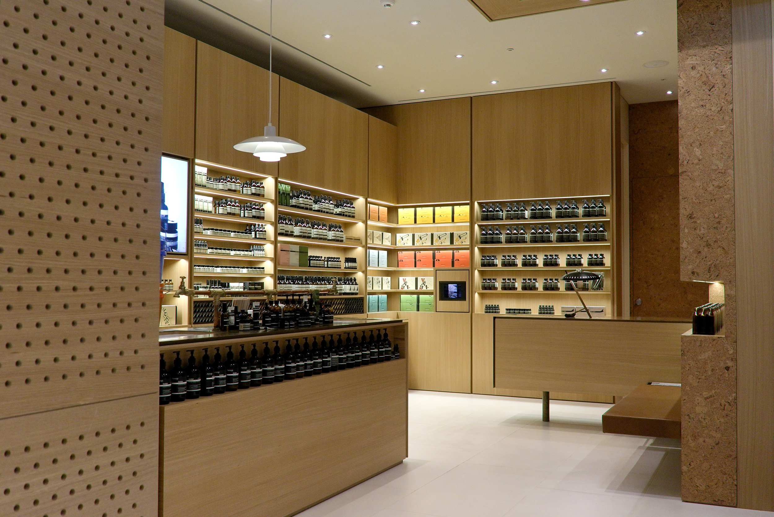 Aesop_galleria_01.jpg