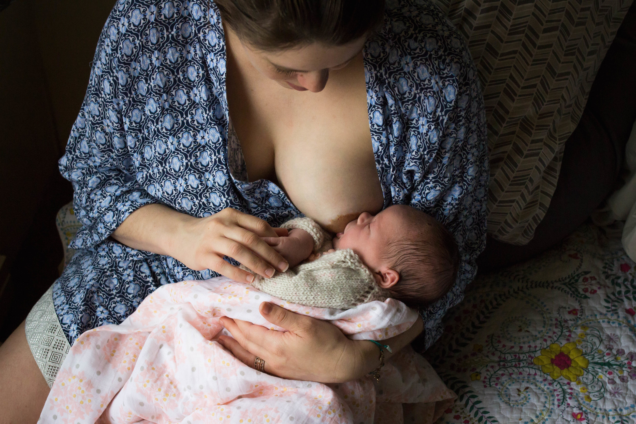 Mom nursing baby girl | Jaime Bugbee Photography