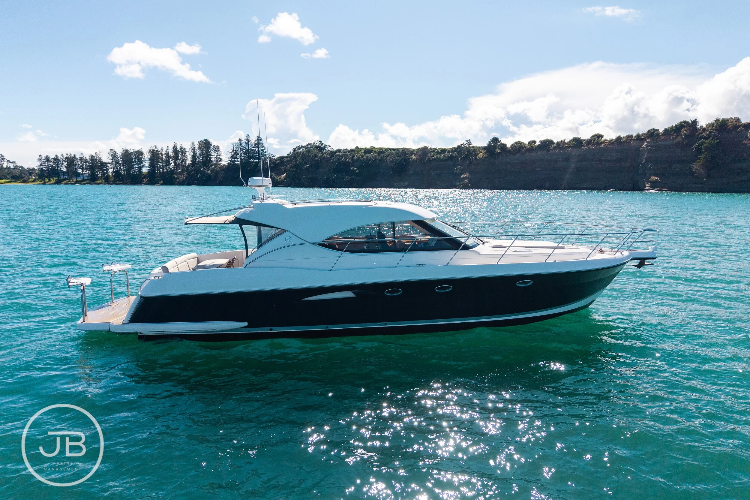 Riviera 5000