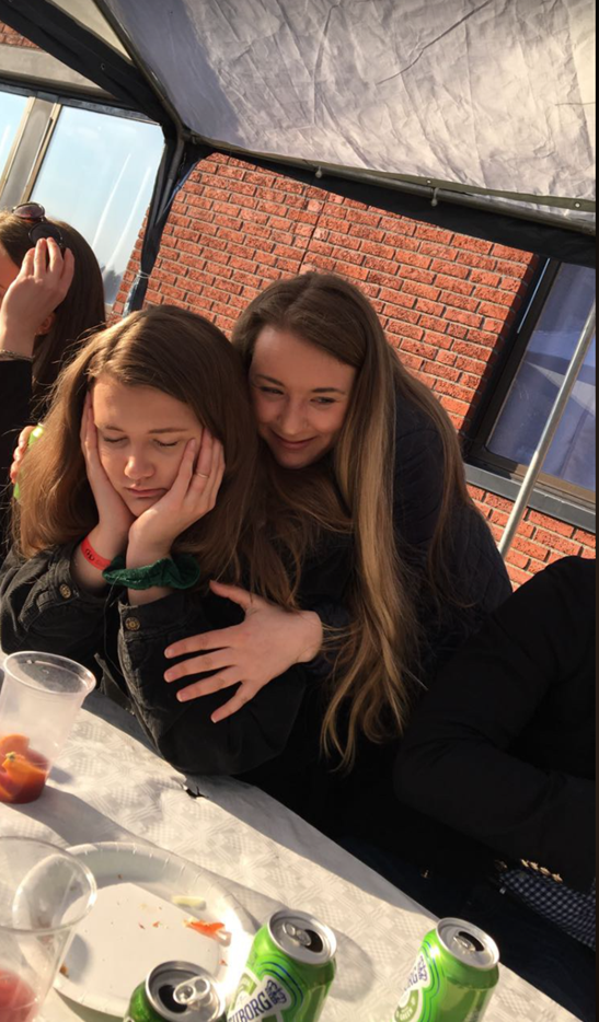 Fimke veninner- sliten .png