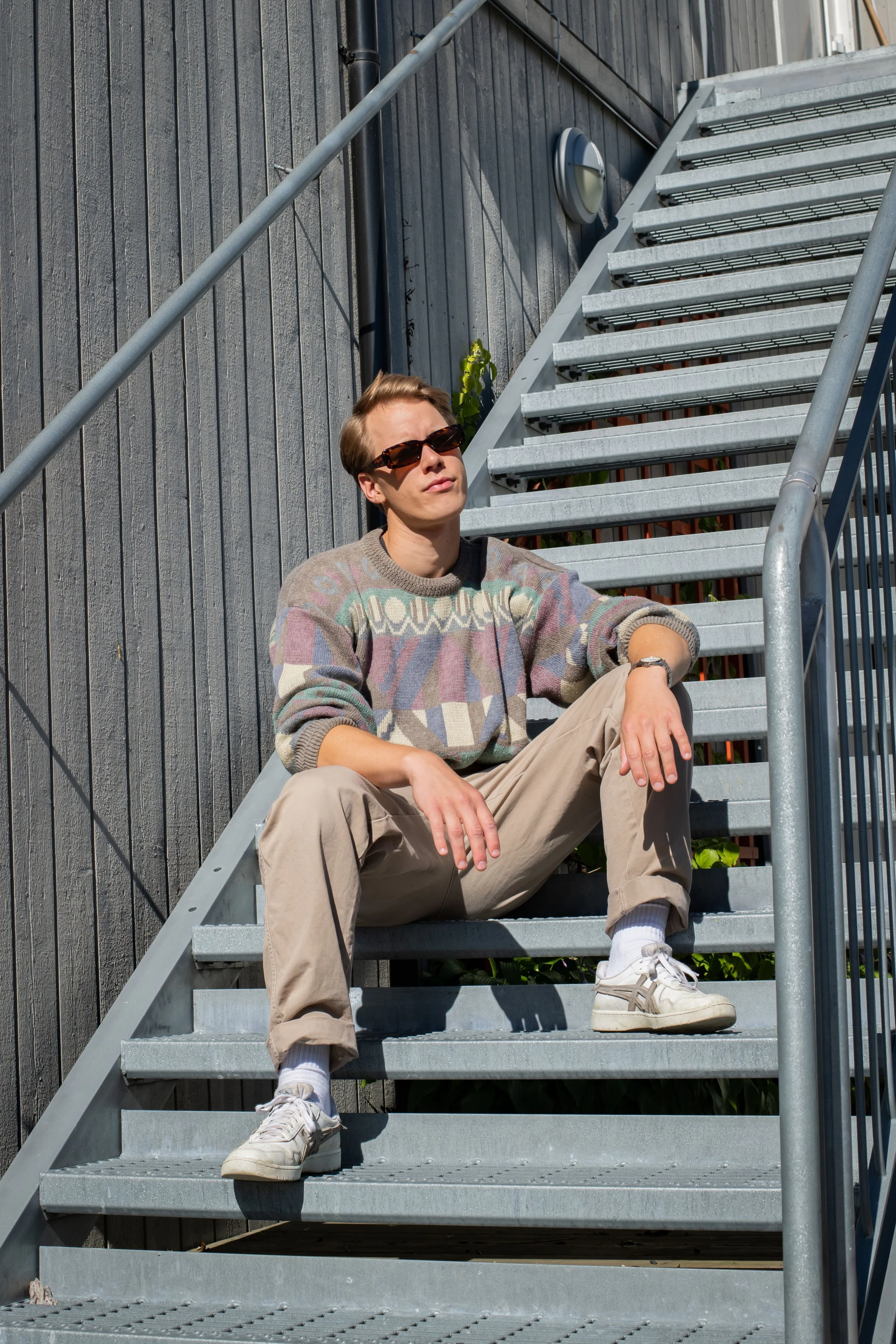 Laid back i trappa.jpeg