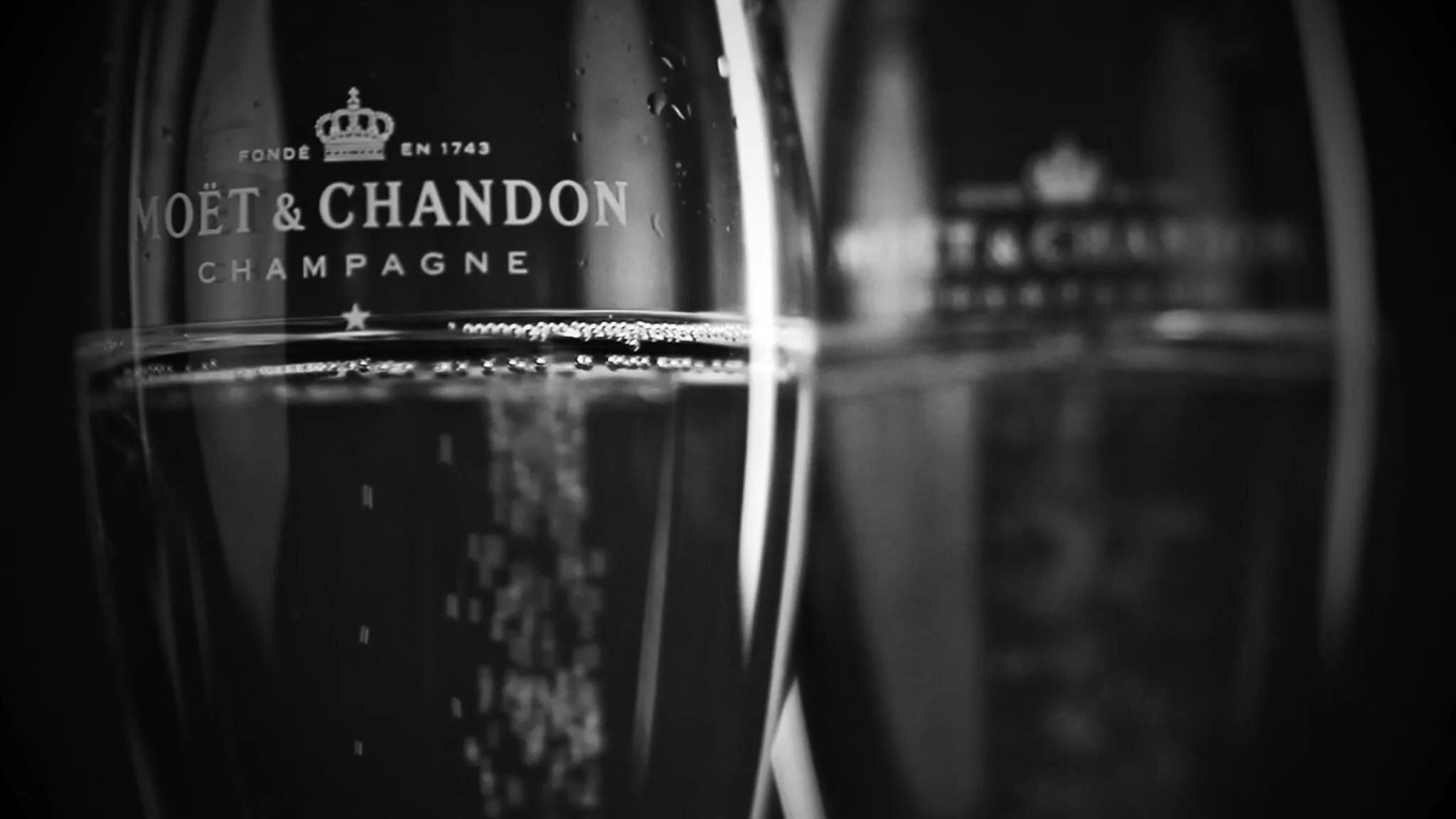 MOET &amp; CHANDON