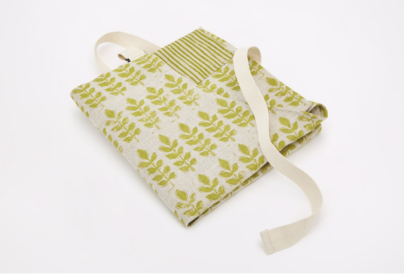 green leaf apron.png