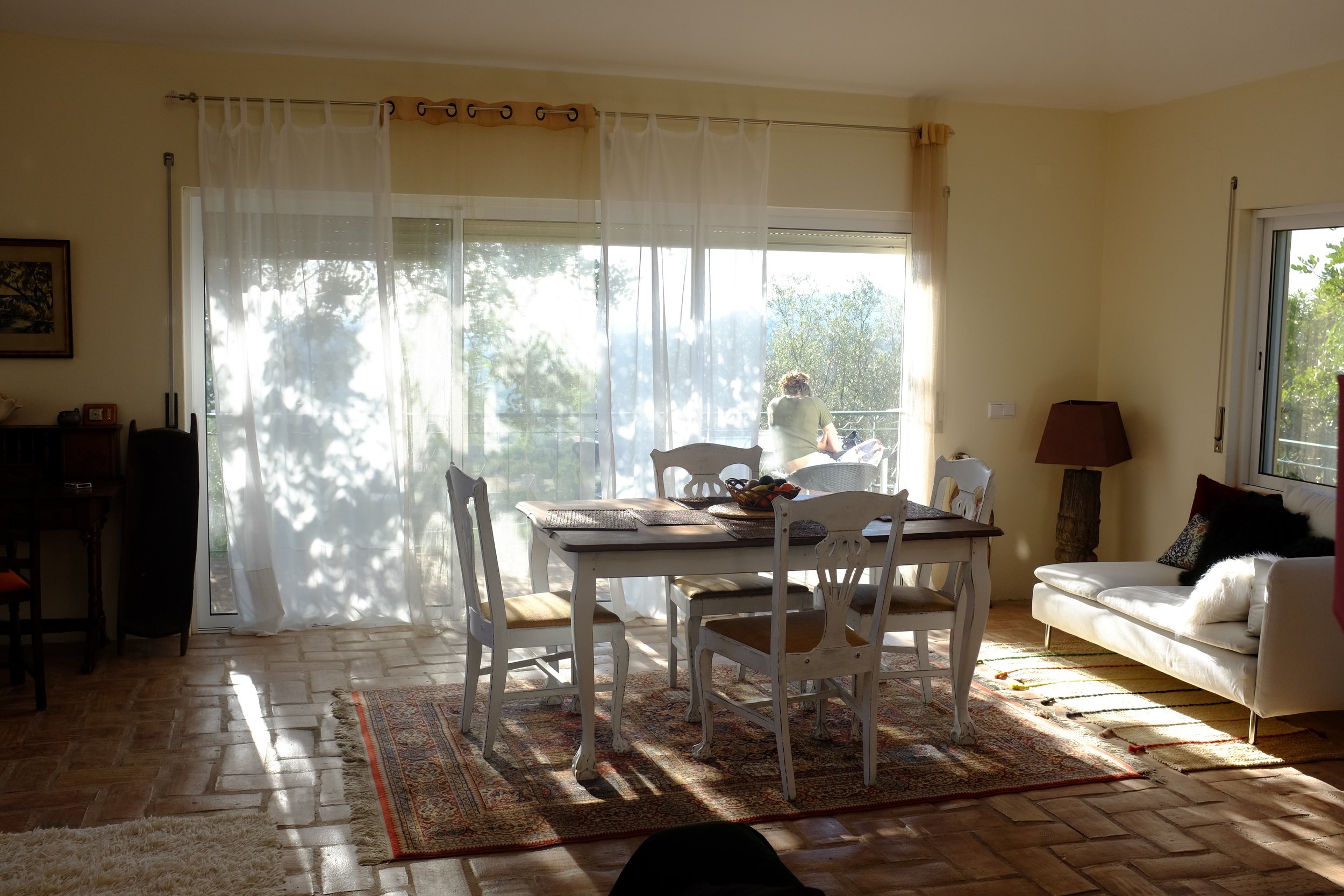 lovely light of dining table and isla on balcony.jpg