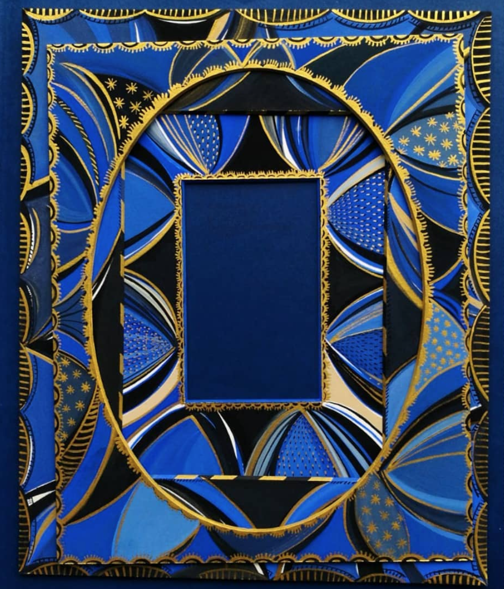 Lydia Beanland Ultramarine and Gold Oval Mount.png