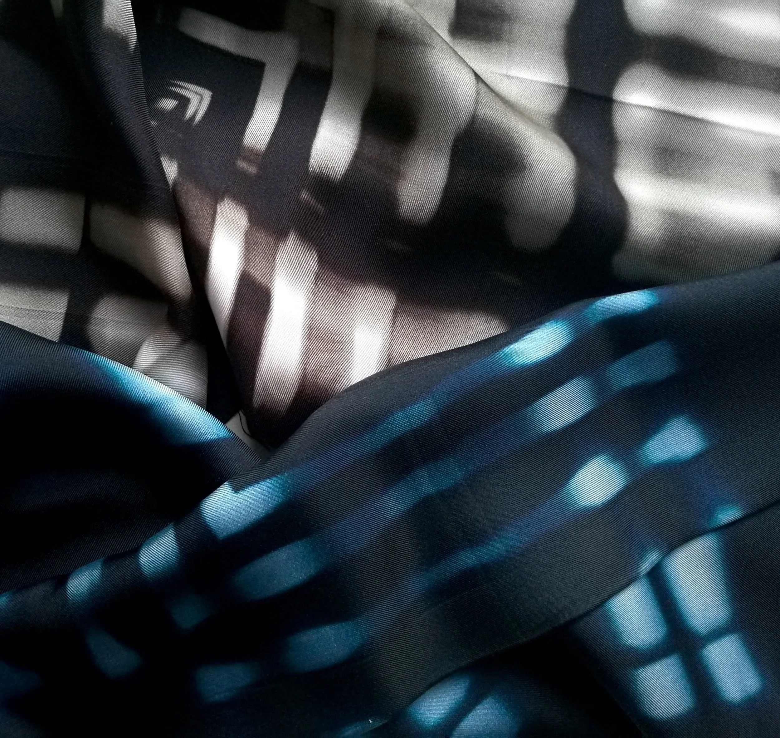 3.LYDIA BEANLAND  SUIT LINING FOR PAUL SMITH.jpg