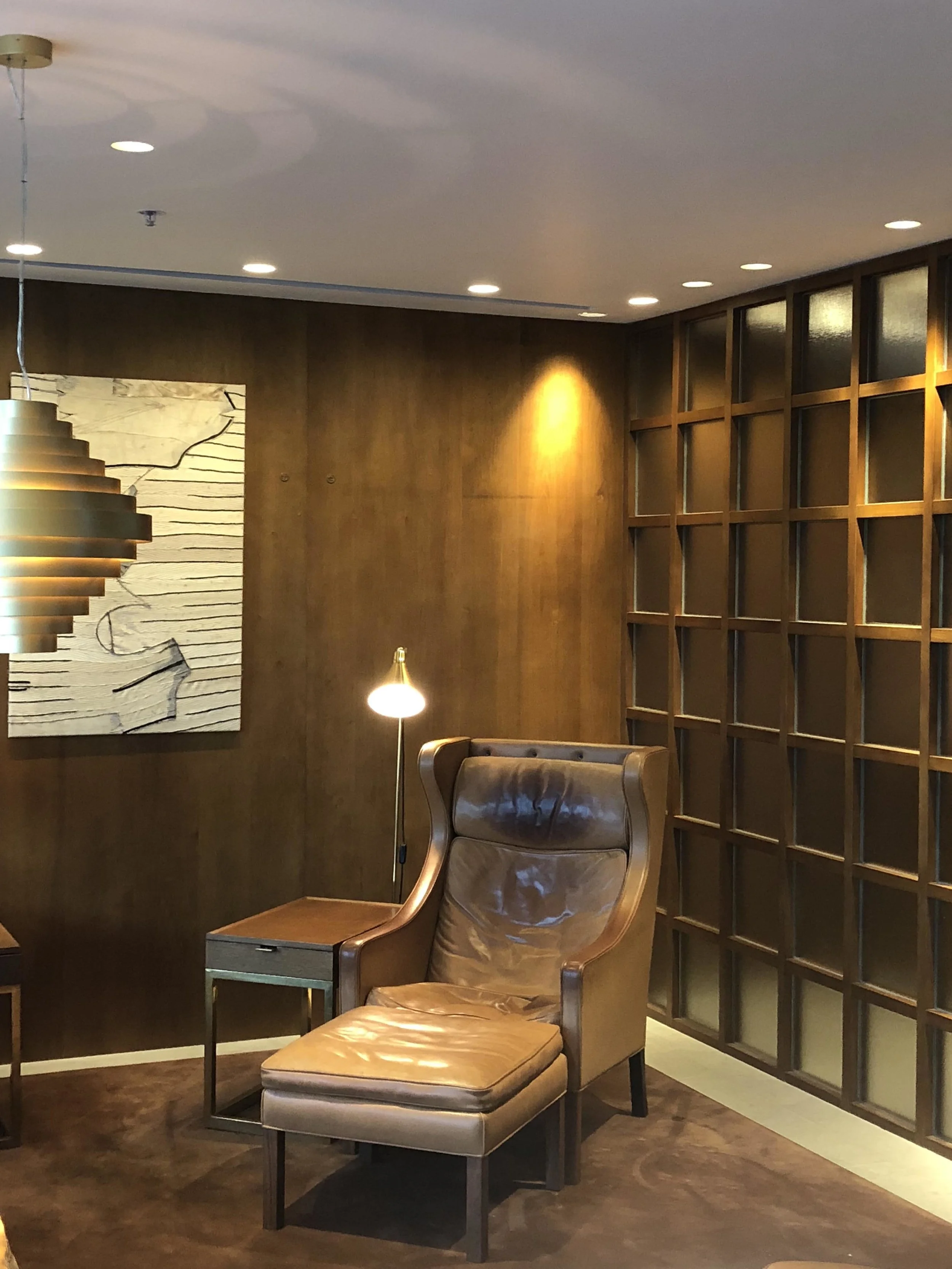 Ilse Crawford is my all time favourite designer. She designed the Cathay Pacific first-class lounge in Hong Kong. She carefully considers the needs of airport passenger and create a place for them to relax and recharge