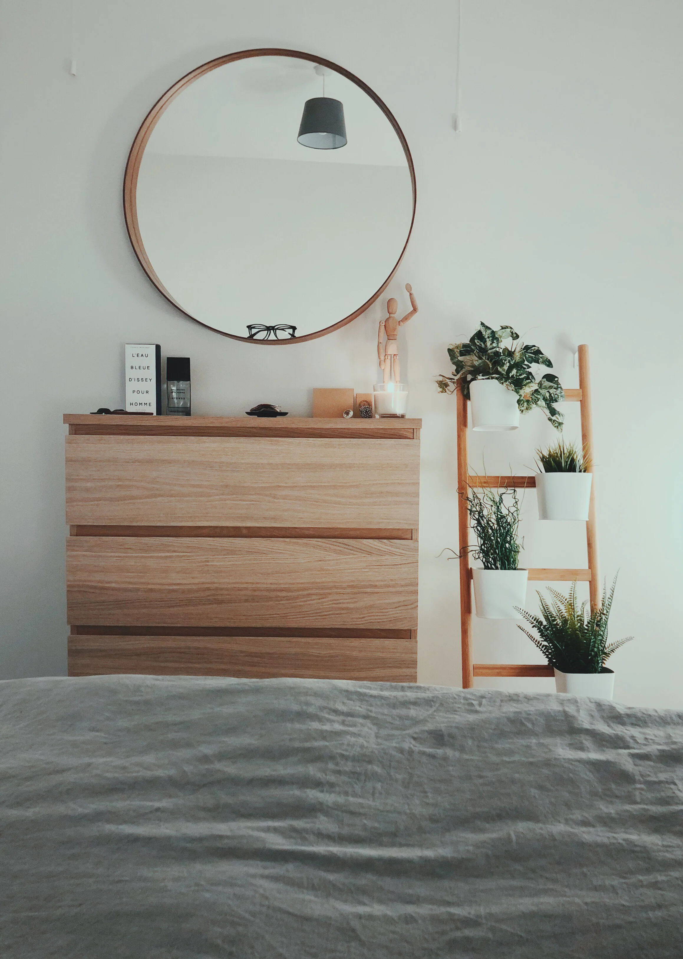 This is not what a soul space should be although the overall atmosphere is nice! Don’t have your mirror facing your bed.