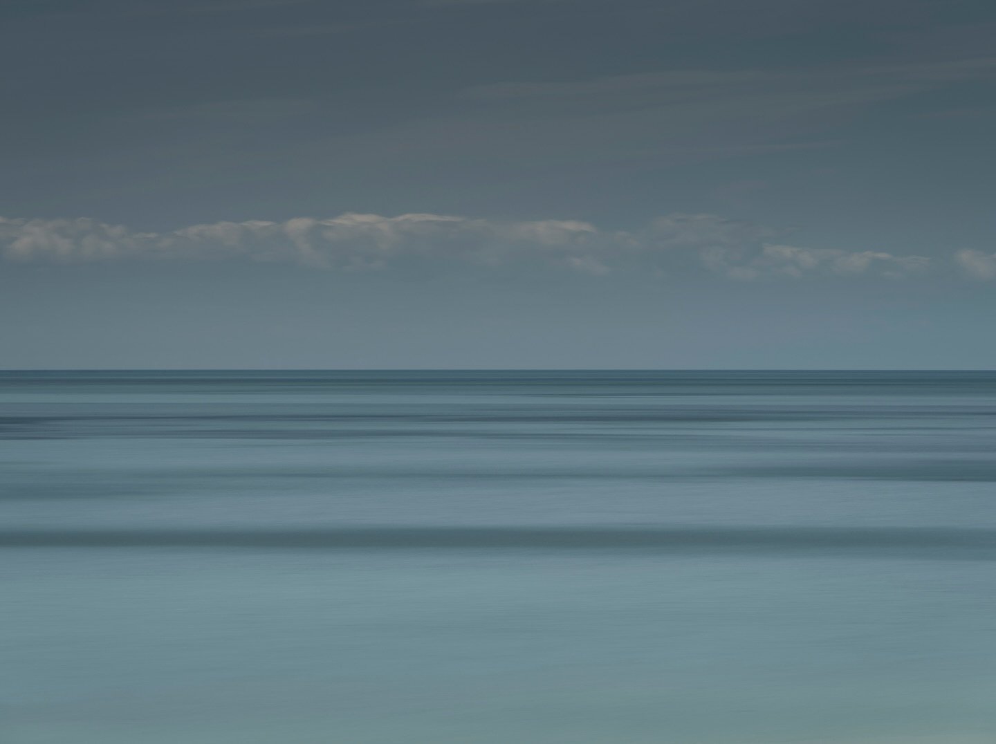 A long exposure photograph from September last year. I could look into it all day.
.
.
.
.
.
.
#longexposure #sea #seascape #bluesea #cloudscape#clouds #horizon #lee100 #bigstopper #fujifilmgfx100s #allthefilters