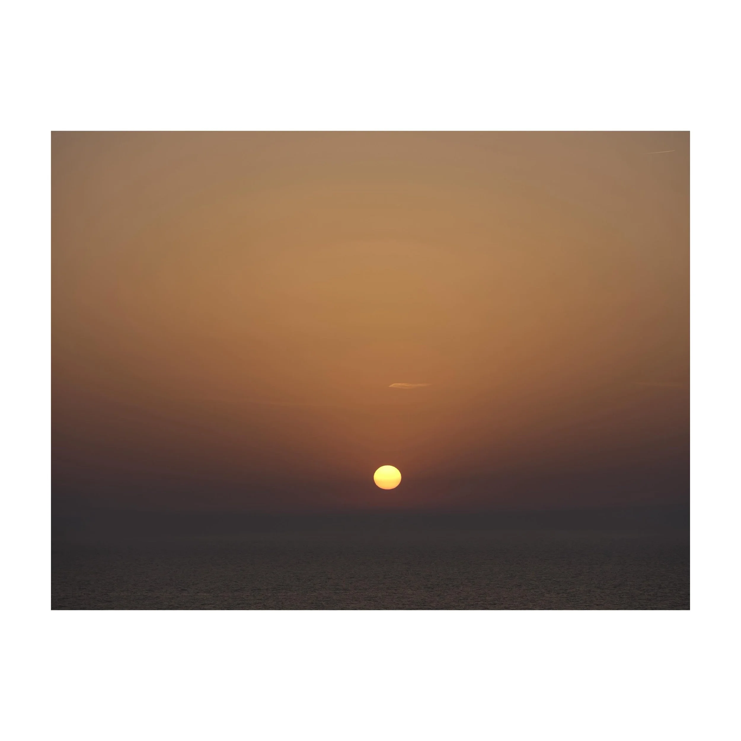 Another world.
.
.
.
.
.
#sun #starlight #sunset #horizon #star