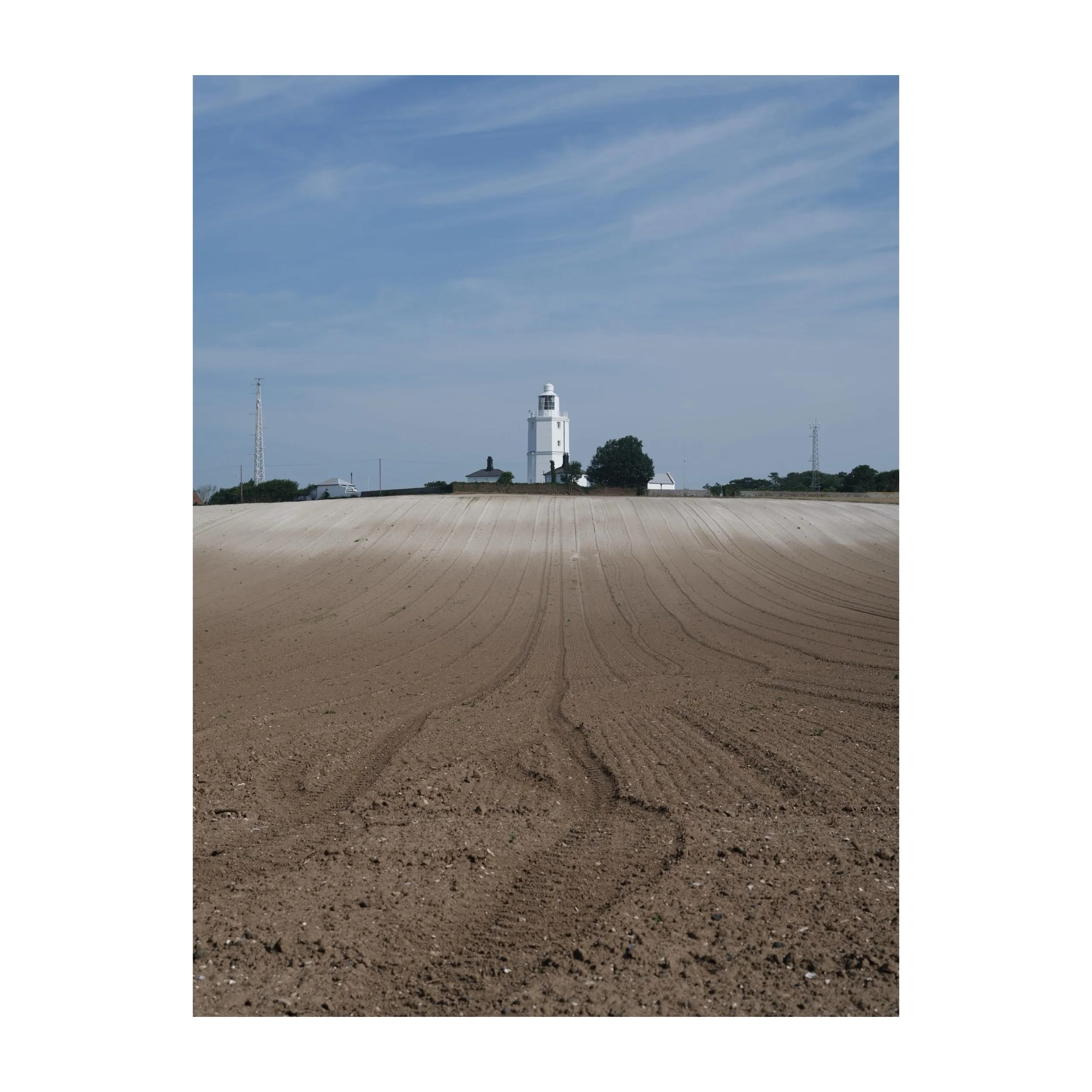 176/365
North Foreland Lighthouse at the top of a fresh field.
.
.
.
.
.
#NorthForelandLighthouse #lighthouse #sky #field #gfx100sii