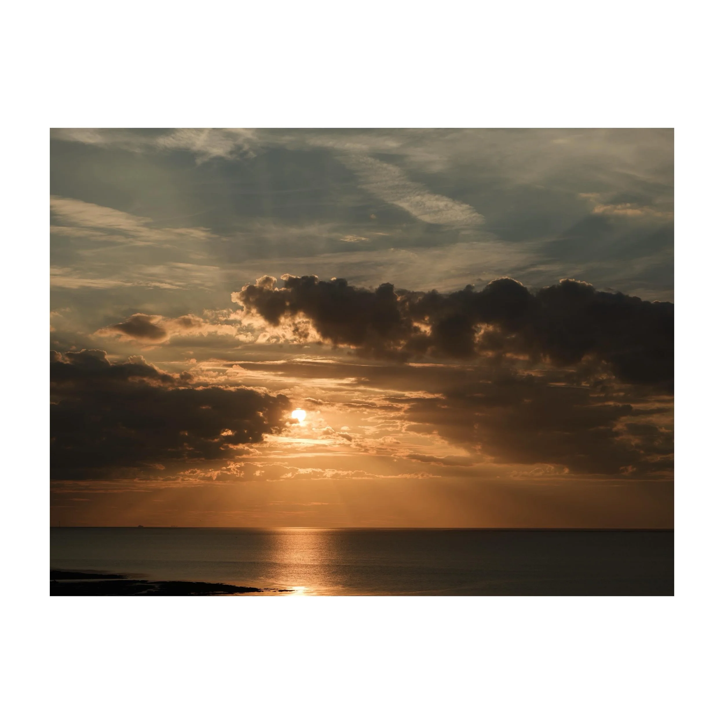 Sunset amid Dark Clouds over the Sea.
.
.
.
.
.
#afterjmwturner #margatesunset #jmwturner #sunset #sunsetphotographs