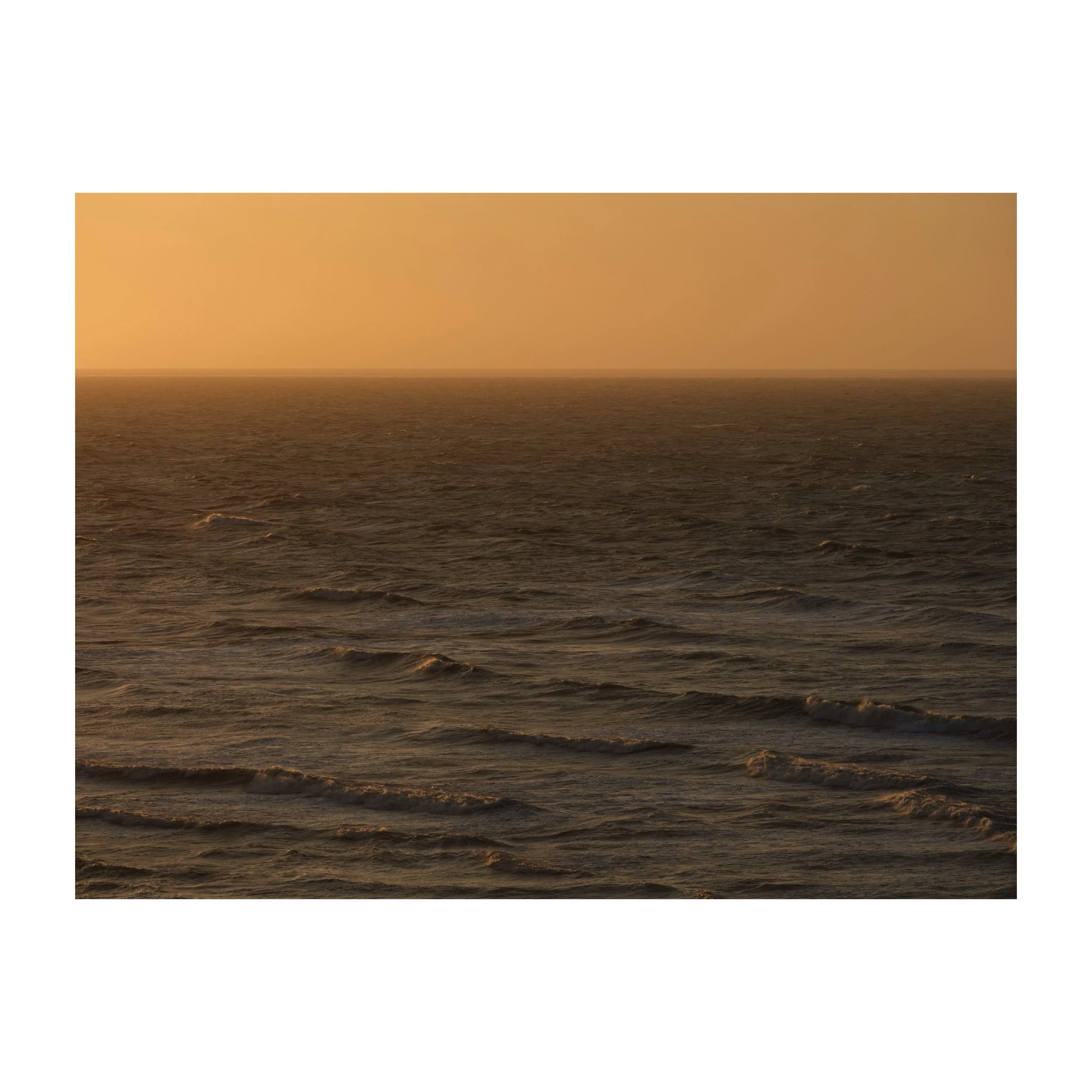 Golden 🧡
.
.
.
.
.
#golden #sunset #waves #sea #gfx100sii