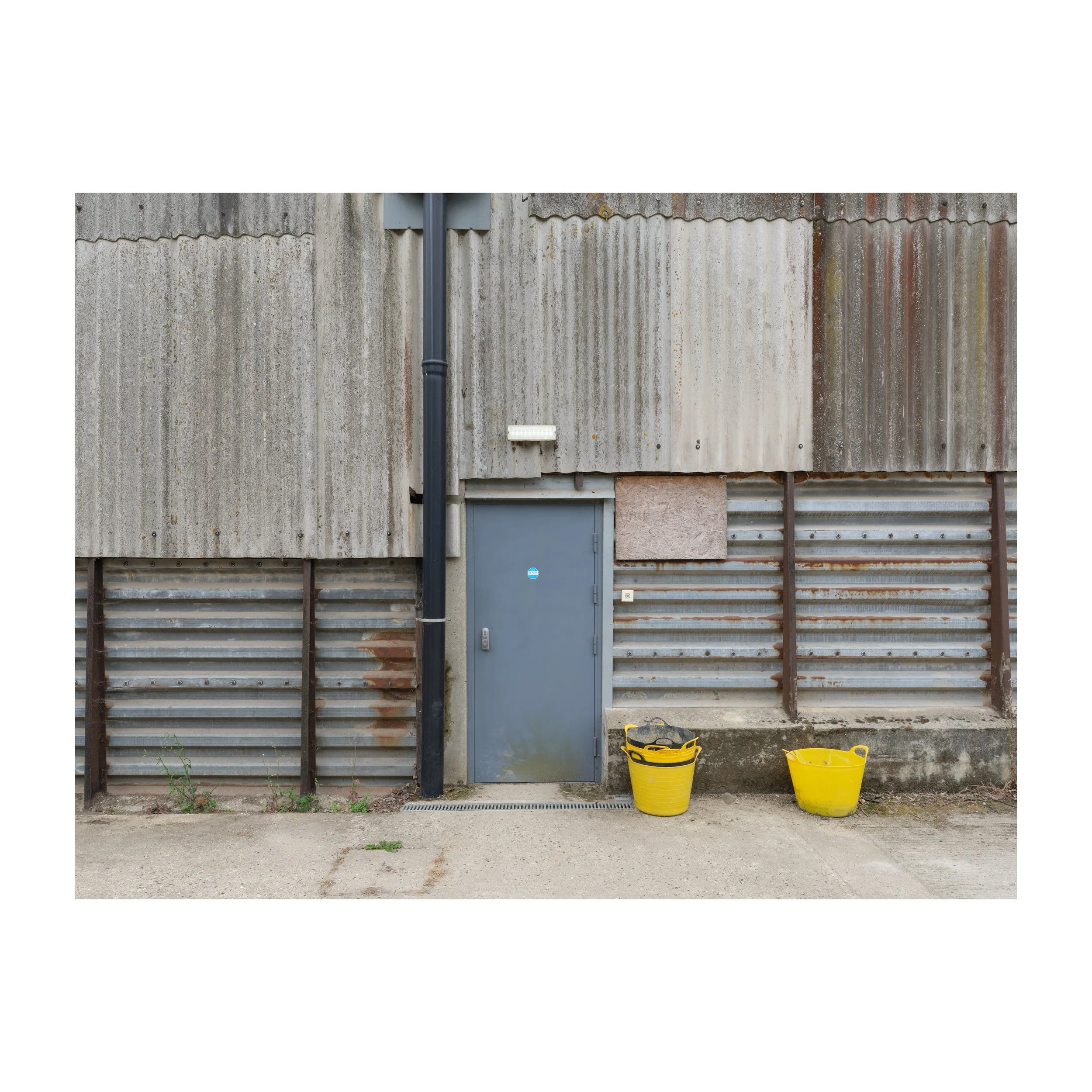 Concrete shed with tubs.
.
.
.
.
.
#tubs #corrugatedconcrete #shed #farm #grainstore