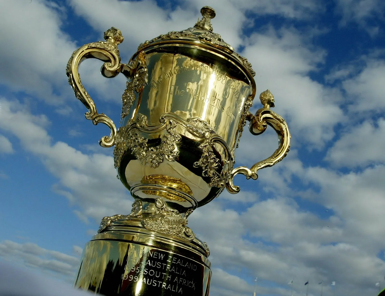 The-Rugby-World-Cup-Webb-Ellis-Trophy.jpg