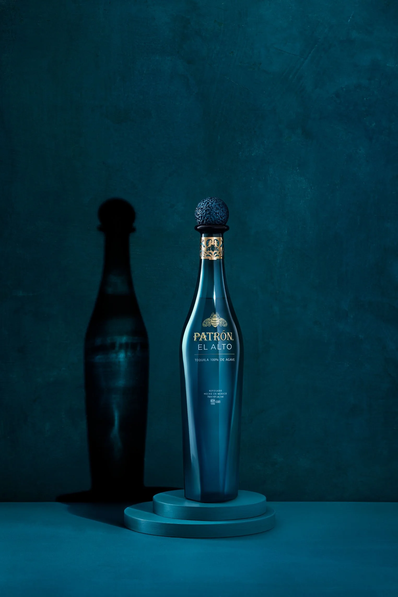 22-09 2409-05C KMA_AT EL ALTO BLUE BOTTLE STILL NO AGAVE ALT.JPG