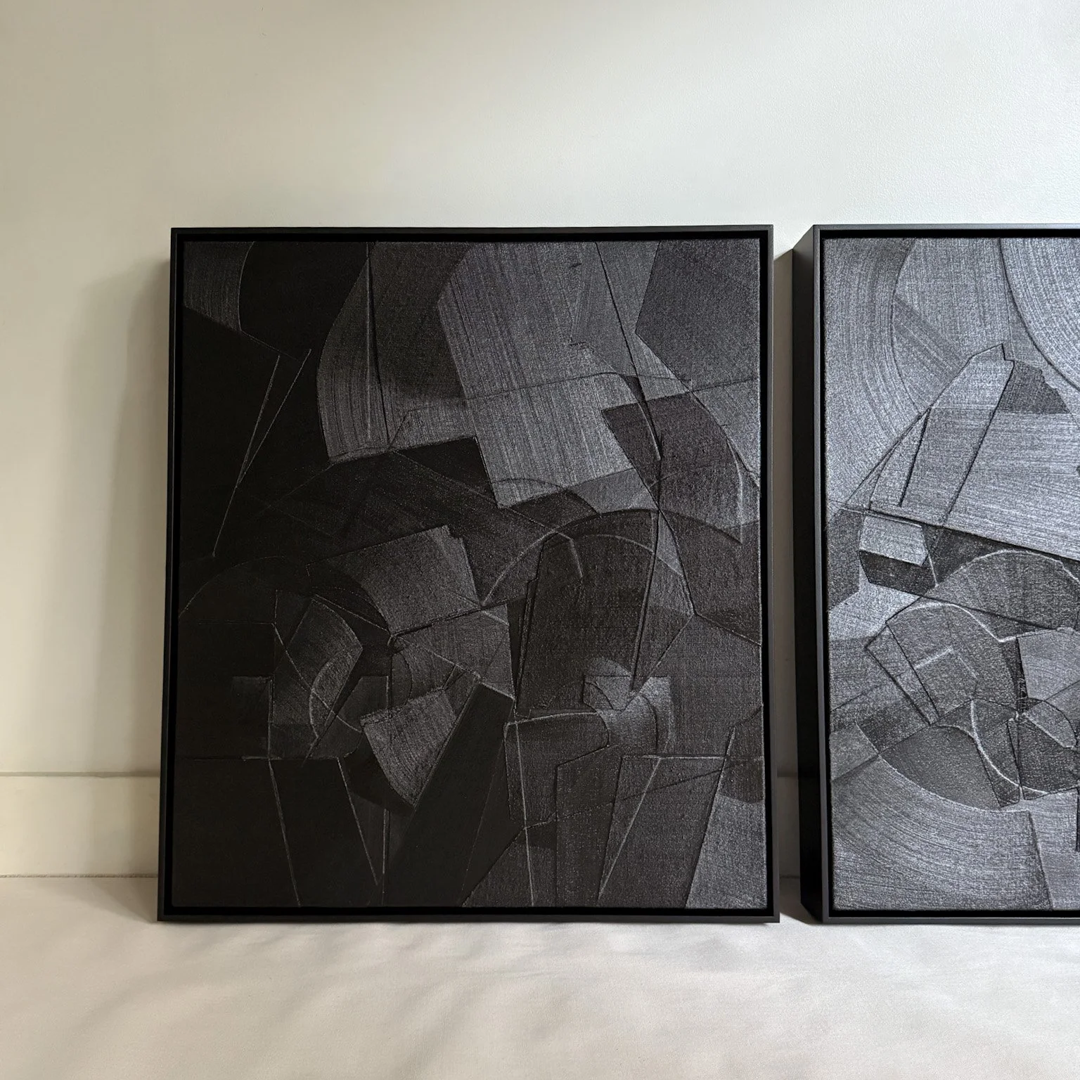 Lyra · 29 ¼'' x 33 ¼''/74.3 x 84.4 cm